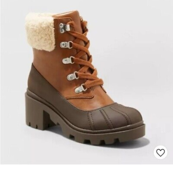 Women's Cheyenne Heeled Duck
Boots Universal Thread  nwt - Picture 1 of 9